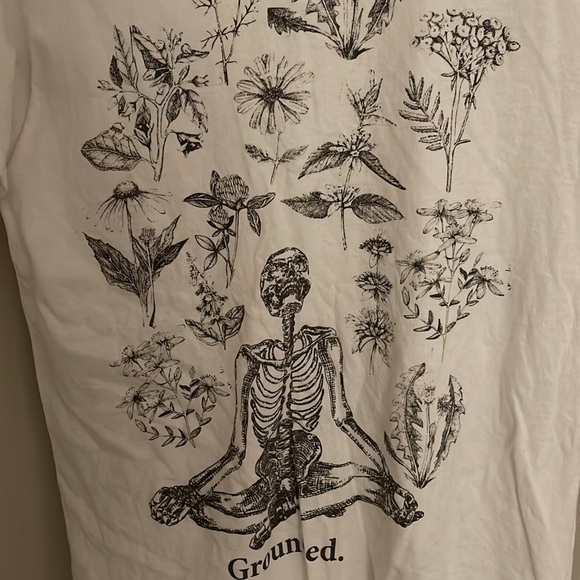 Tee - Picture 3 of 4